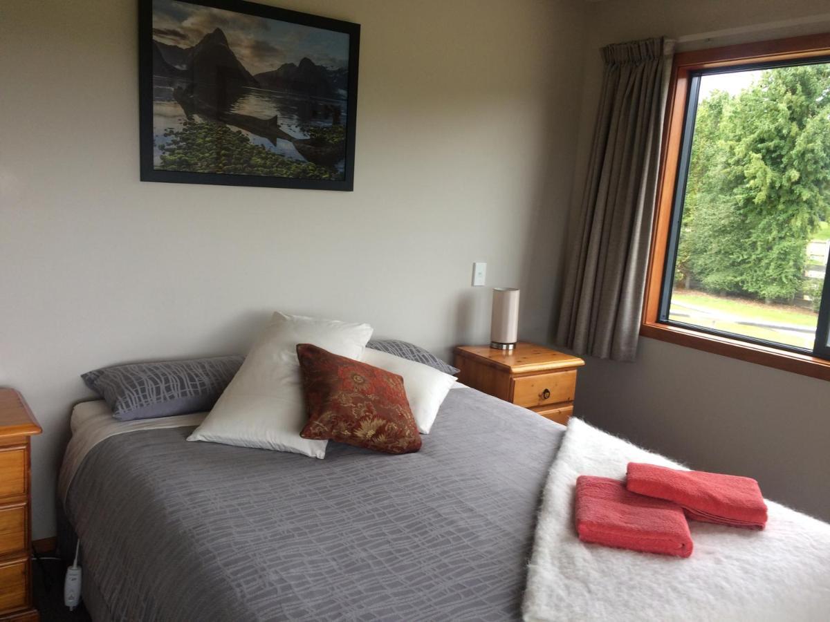 Acheron Cottages Manapouri Ngoại thất bức ảnh