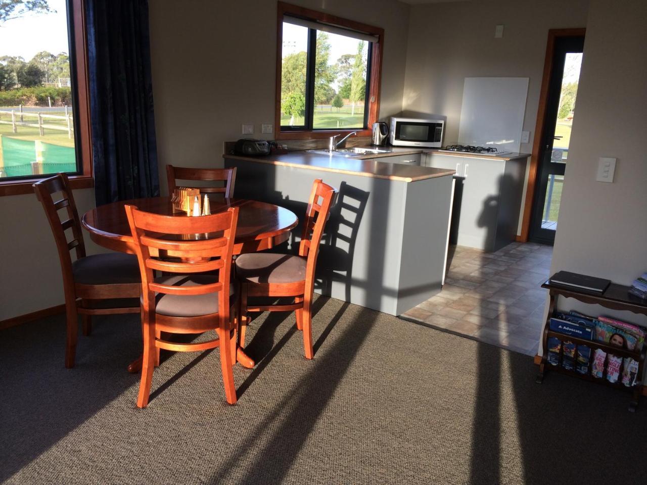 Acheron Cottages Manapouri Ngoại thất bức ảnh