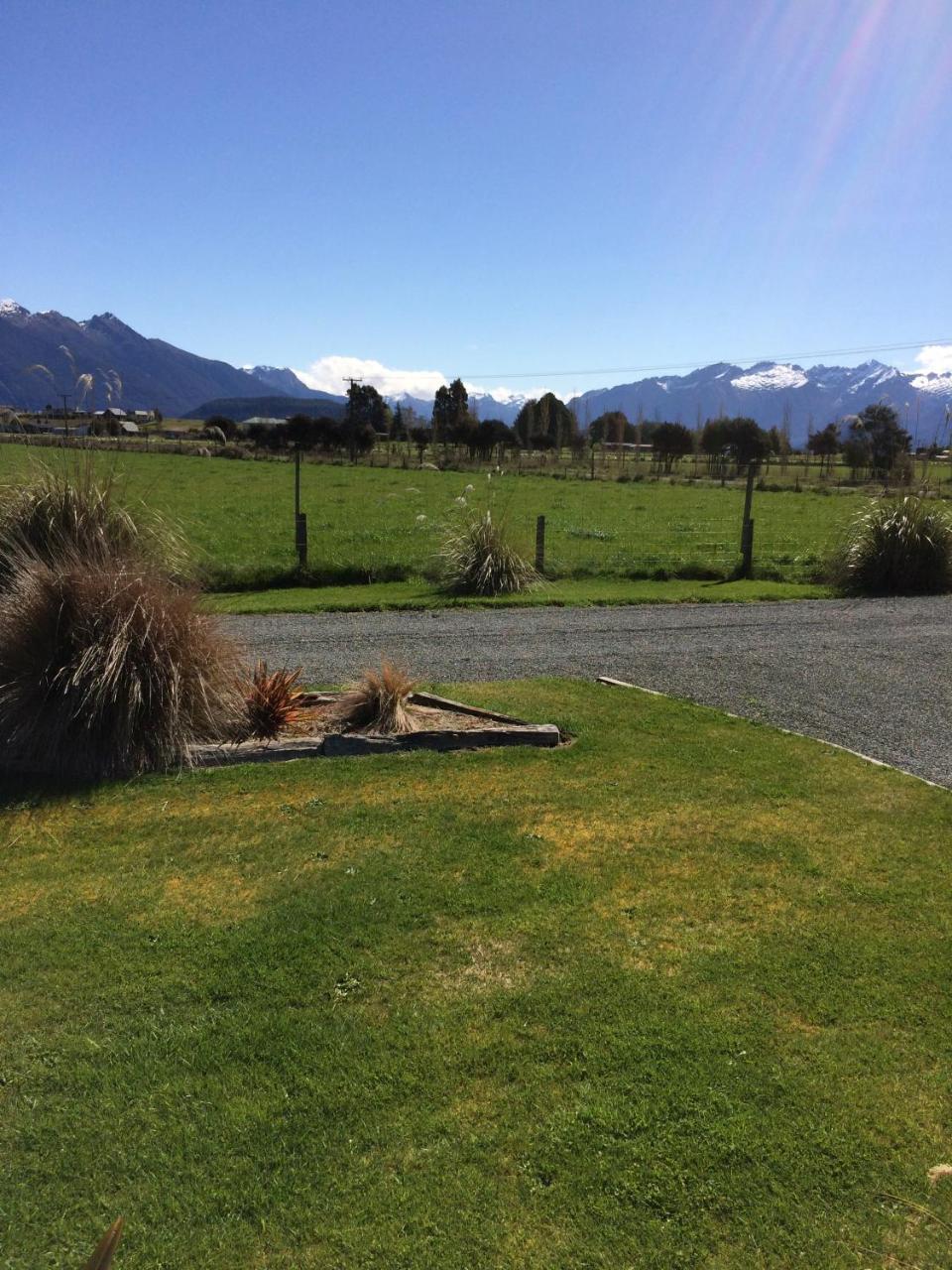Acheron Cottages Manapouri Ngoại thất bức ảnh